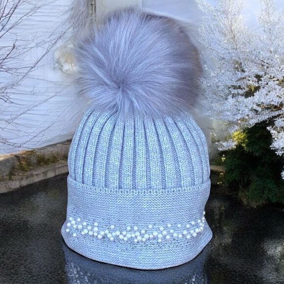 NWT New Adrienne Landau Gray Pearl Trim Faux Fur Pom-Pom Knit Beanie Hat OS - Picture 3 of 9